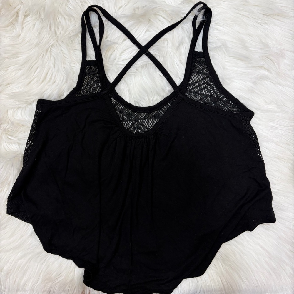 3/$15 Black cropped tank top - Picture 6 of 7